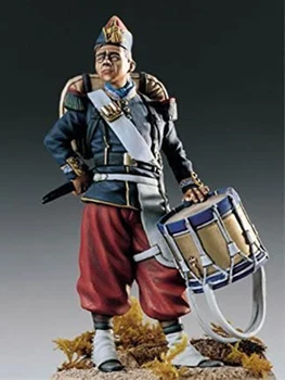 Фигурка из смолы 1/32 древнего человека-воина с барабаном Модель в разобранном виде Неокрашенный набор для сборки фигурок