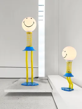 Маленький Желтый Симпатичный Человек Картонный Робот Специальный Швейцар Детская Комната Светодиодный Торшер Настольная Лампа Украшение Пола Освещение